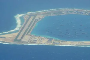 Đá Vành Khăn thuộc quần đảo Trường Sa của Việt Nam bị Trung Quốc chiếm đóng và cải tạo trái phép thành đảo nhân tạo.