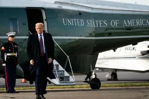 Ông Trump mắc COVID-19: Không phải ai cũng chia sẻ, động viên