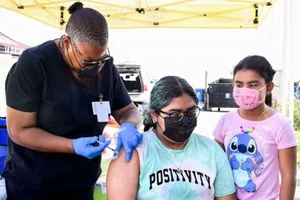 Mỹ: Sau tiêm vaccine, nhiễm chưa tới 1%, chết chưa tới 0,001%