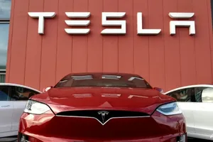 Tesla sẽ thu hồi gần 700.000 ô tô ở Mỹ và Trung Quốc vì rủi ro va chạm