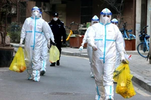 TQ: Phát hiện 3 ca COVID-19 không triệu chứng, phong tỏa cả TP 1,2 triệu dân