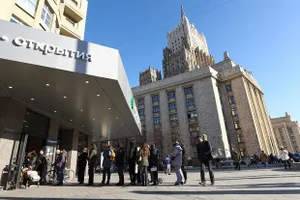 Nỗ lực trong ngoài của Nga chống chọi trừng phạt từ phương Tây