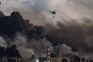 Cháy kho dầu Cuba: Lửa đã phá hủy 4 trong 8 bồn chứa, vẫn chưa được kiểm soát