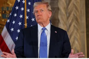 Ông Trump ra ‘tối hậu thư’ EU phải mua dầu và khí đốt của Mỹ