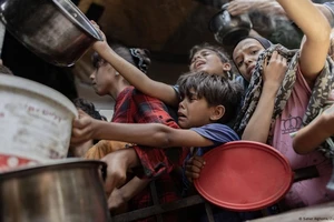 Cuộc chiến sinh tồn của dân Gaza giữa 'mưa bom bão đạn'