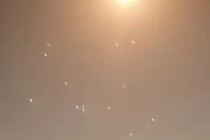 Iran nã tên lửa vào các căn cứ Mỹ ở Qatar và Iraq 