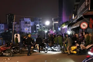 2 nhóm hỗn chiến trong đêm, nhiều tiếng súng nổ