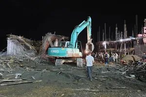 Cây xăng bị sập, 8 người thương vong là xây không phép