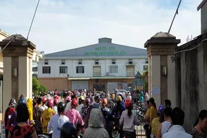 Chủ doanh nghiệp rời nhà máy, hơn 2.000 công nhân hoang mang