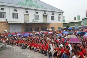 Công ty da giày có chủ mới, hơn 2.000 công nhân được trả lương