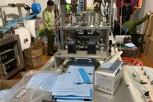 Đình chỉ 1 cơ sở sản xuất khẩu trang y tế trái phép