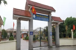Xem xét kỷ luật cô hiệu phó bắt học sinh tự vả vào mặt
