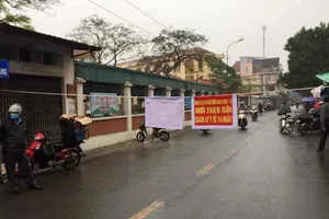 Dỡ bỏ khoanh vùng 4 khu dân cư có người nghi nhiễm COVID-19