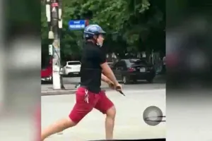 Công an nổ súng trấn áp vụ hỗn chiến trước Đại học Hải Phòng