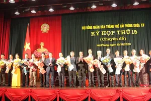 Hải Phòng miễn nhiệm 3 phó chủ tịch, bầu bổ sung 2