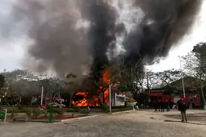 Hải Phòng: Cơ sở karaoke bị cháy rụi