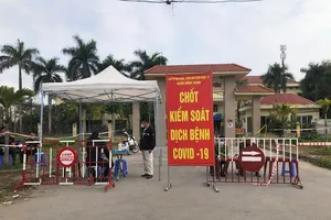 Điều tra 2 nhân viên y tế nhiễm COVID-19 làm lây lan dịch