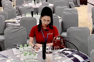 ‘Hotgirl’ đất cảng bị bắt vì tổ chức sinh nhật với ma túy