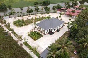 Yêu cầu tháo dỡ khu nhà vườn xây trái phép trên đất thuê trồng nấm