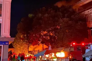 Cháy chợ Núi Đèo, nhiều gian hàng bị thiêu rụi