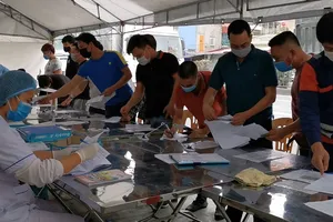 Hải Phòng: Bỏ kiểm soát giấy xét nghiệm COVID-19 với người vào thành phố