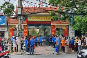 Bắt hiệu trưởng và thủ quỹ một trường học ở Hải Phòng