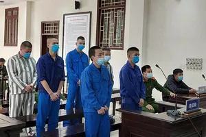 Tiến ‘trắng’ ra tòa tố bị bố nuôi Đường ‘nhuệ’ bán đứng