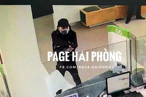 Truy bắt nghi can dùng súng cướp ngân hàng tại Hải Phòng