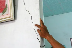 Hơn 250 căn nhà nứt do thi công quốc lộ 27