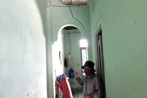 Ninh Thuận đề nghị sớm bồi thường nứt nhà cho người dân dọc Quốc lộ 27