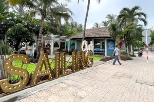 2 nhà hàng trên bãi biển Nha Trang tiếp tục được hoạt động