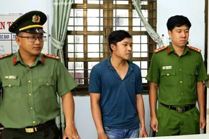 Bắt thanh niên dùng súng đe dọa người khác ở Ninh Thuận