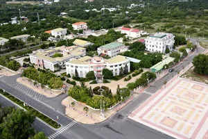 Hủy các quyết định liên quan "hiến đất" làm đường, phân lô ở Cam Lâm