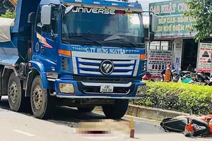 Nữ sinh lớp 8 ở Ninh Thuận tử vong sau cú va chạm giữa xe máy với xe ben