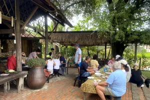 Siêu tàu du lịch 2.500 khách hủy vào Nha Trang