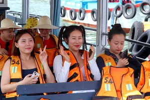 Gần 800.000 lượt du khách đến Khánh Hòa trong dịp lễ