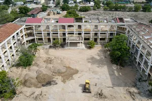 Ngôi trường nằm trong khu 'đất vàng’ ở Ninh Thuận bị bỏ hoang hơn 2 năm