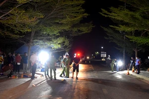 Thanh niên trộm xe và điện thoại của người đàn ông tử nạn trên lề đường