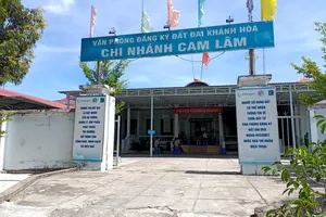 Khánh Hòa mời người dân đến nhận gần 4.500 giấy hồng 