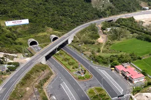 Phân luồng giao thông qua hầm Cổ Mã để thực tập cứu nạn, cứu hộ