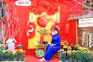 Người dân hào hứng với hàng chục điểm check-in ở TP có tên dài nhất nước