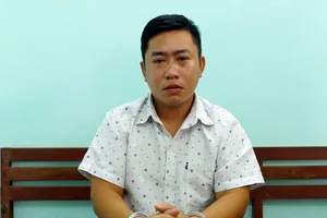 Giả danh Cảnh sát Hình sự, lừa đảo chiếm đoạt gần 1 tỉ đồng