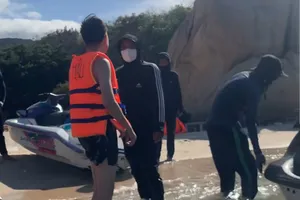 Giám định thương tích nữ du khách tố bị đánh thủng màng nhĩ tại Ninh Thuận