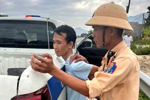 CSGT Ninh Thuận phối hợp chặn bắt kẻ trộm ô tô