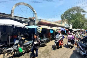 Ninh Thuận: Nhà đầu tư thiếu vốn, tiểu thương nhiều năm 'ngóng' chợ mới