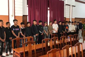 Khởi tố 26 thanh thiếu niên đuổi chém nhau trên đường phố ở Ninh Thuận