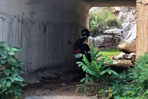 Tìm thấy xe máy của người đàn ông mất liên lạc ở Khánh Hòa dưới ống cống