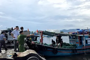 Khánh Hòa hoãn họp để tập trung toàn lực ứng phó bão số 13