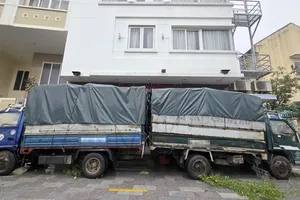 Muôn kiểu ứng phó bão số 13 của người dân vùng tâm bão Quy Nhơn