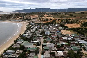 Người dân chờ tái định cư điện hạt nhân Ninh Thuận được bố trí nhà tạm